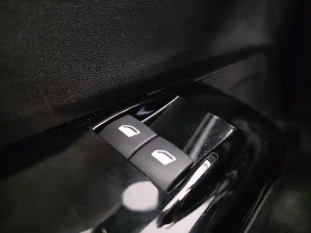 Citroën C3 1.2 puretech 83ch s&amp;s shine — photo 13