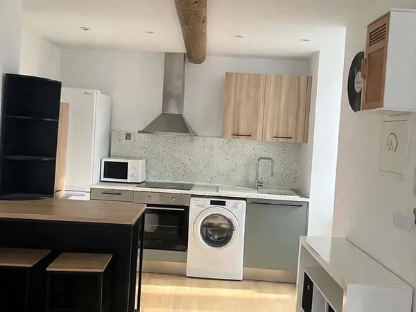 Studio meublé tout confort en rue piétonne calme — Bail Mobilité (1eʳ déc. Au 30 juin) — Ceyreste / 