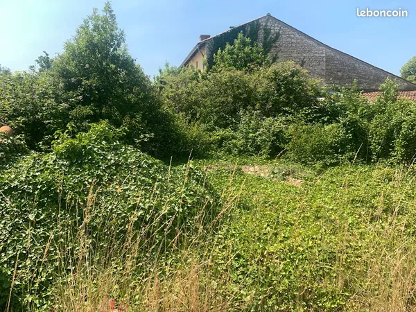 Terrain 278 m² LES MAGNILS REIGNIERS