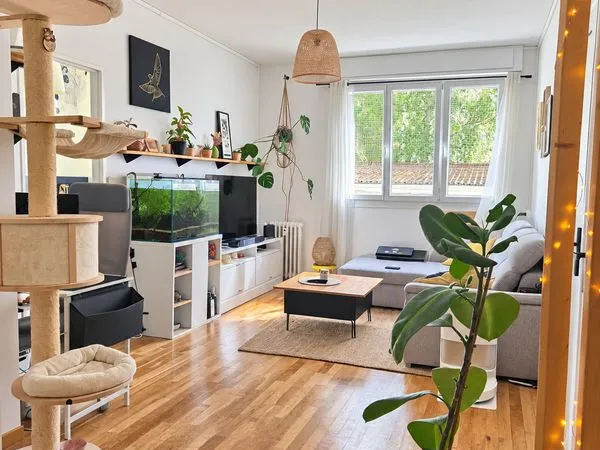 Appartement T3 rénové de 55 m² avec cave - Centre Ville