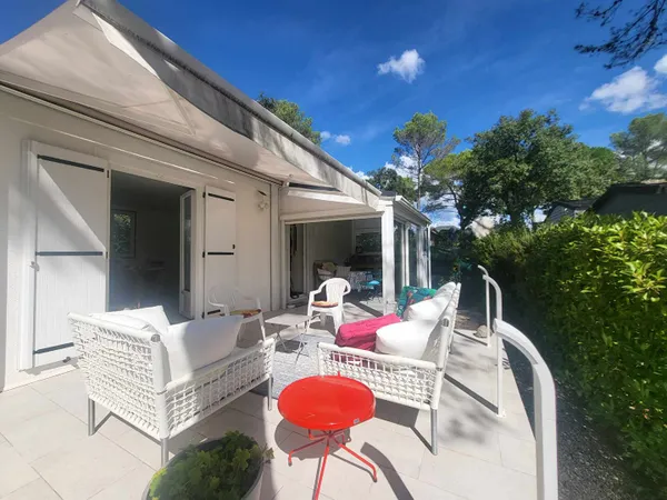 MOBIL-HOME - FREJUS