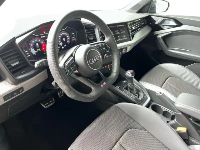 Audi A1 sportback 35 tfsi 150 ch s tronic 7 — photo 15