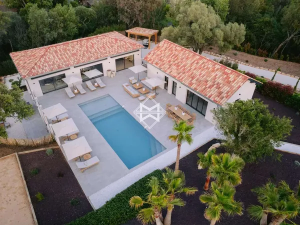 Villa 5 pièces 430 m²