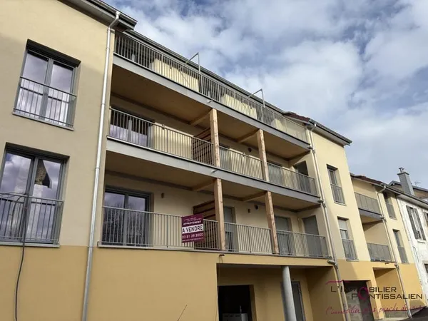 PONTARLIER- RESIDENCE DES LAVAUX : APPARTEMENT DE TYPE 5 AVEC TERRASSES, JARDIN, ASCENSEUR ET CAVE