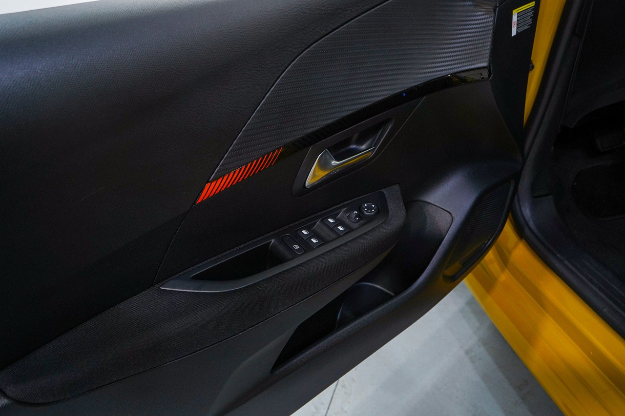 Peugeot 208 — photo 16