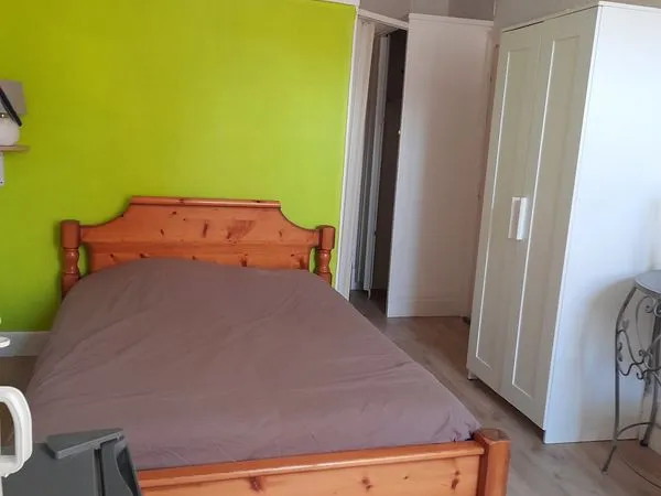 STUDIO Toutes charges comprises