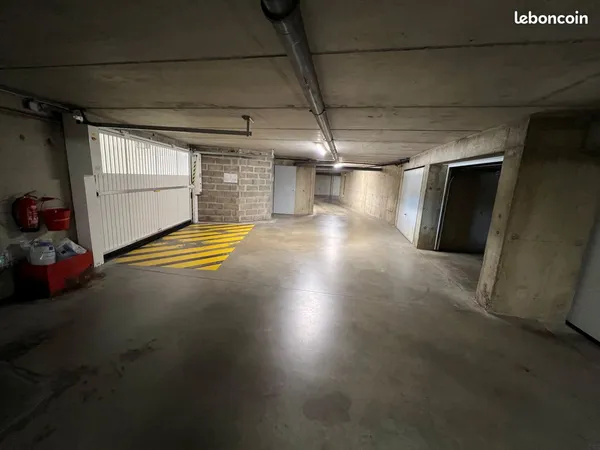 Garage sécurisé à louer