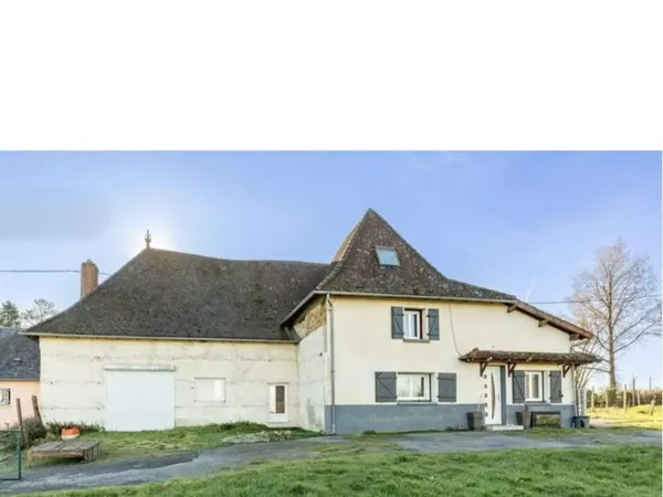 MAISON DE CARACTERE A MASSERET SITUEE ENTRE LIMOGES ET BRIVE