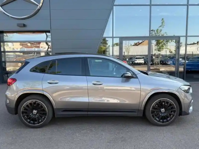 Mercedes Gla 200 d amg line — photo 26