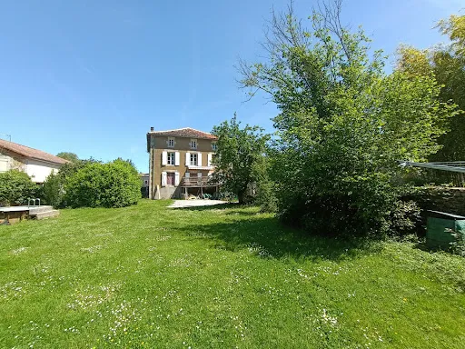 Maison 9 pièces 247 m²