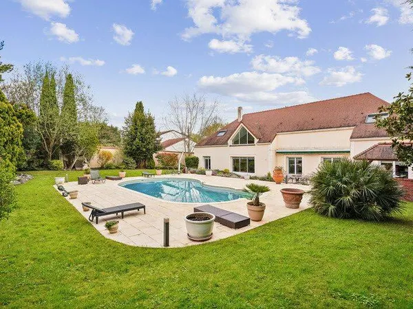 Maison 10 pièces 450 m²
