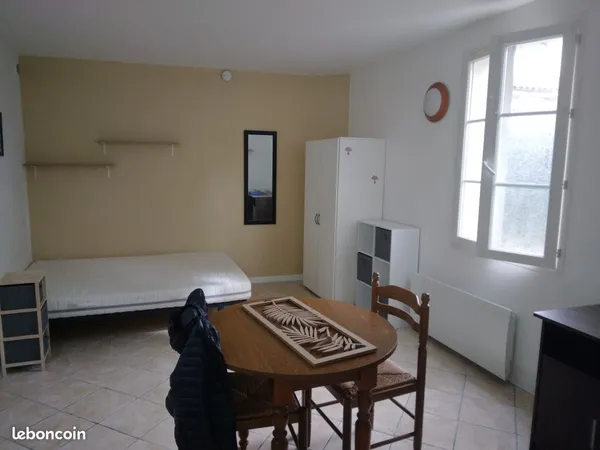 Studio à vendre libre en juin 2027