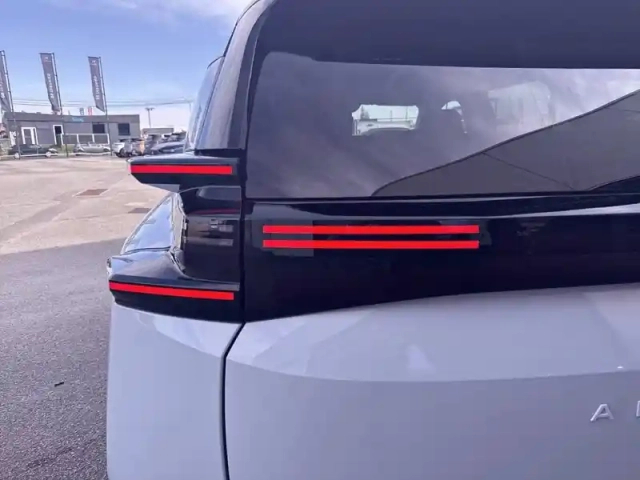 Citroën C5 Aircross hybride 145 ch e-dcs6 — photo 17