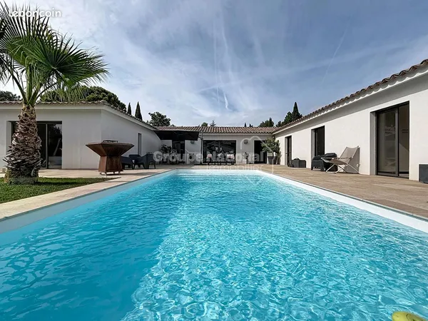 Maison 6 pièces 235 m²