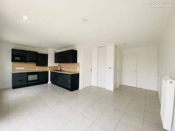 Appartement 2 pièces de 45m² et balcon de 7m²
