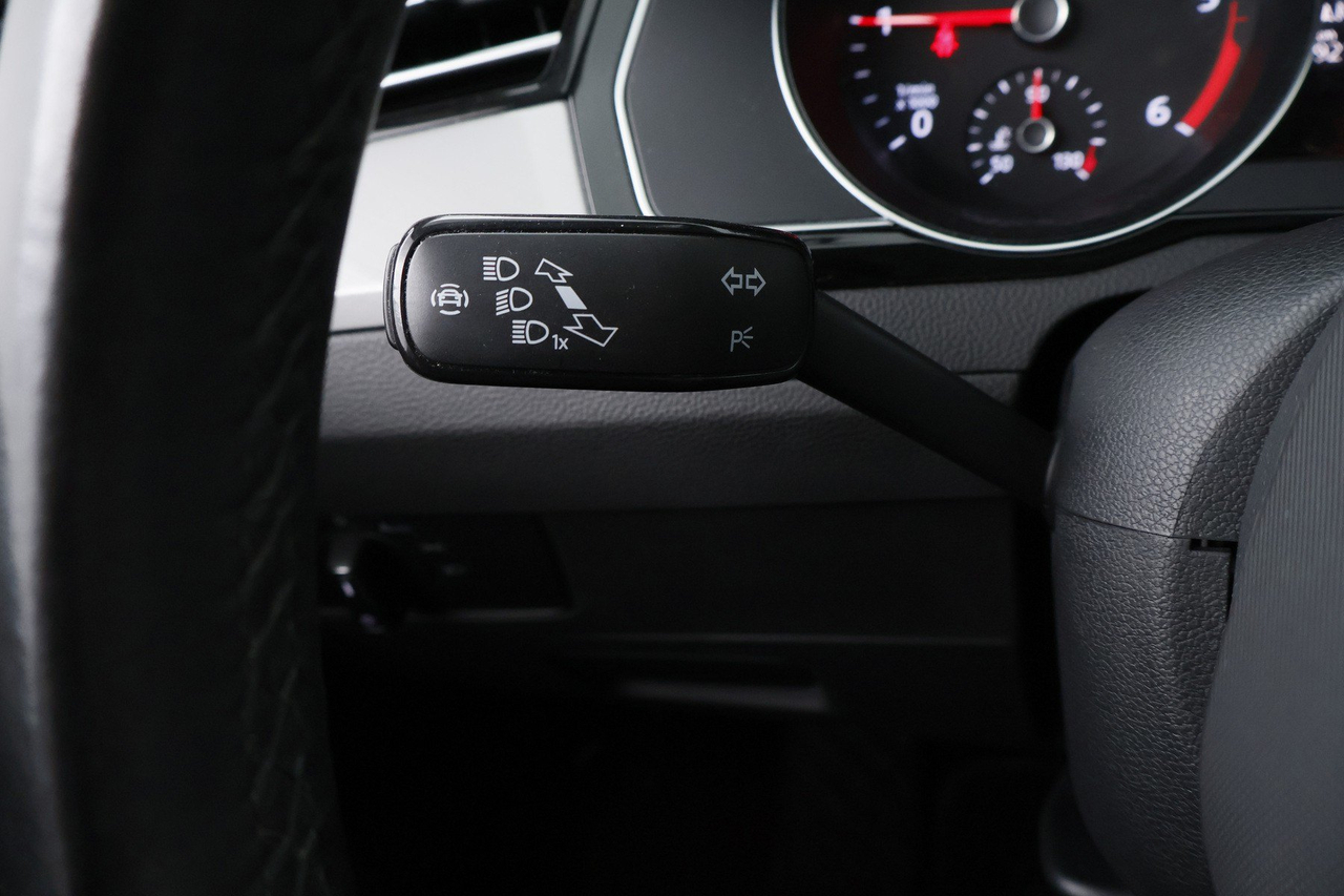 Volkswagen Passat SW — photo 21