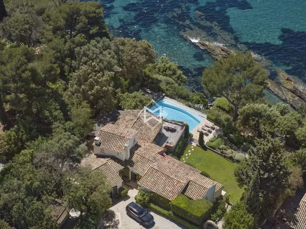 Villa 12 pièces 250 m²