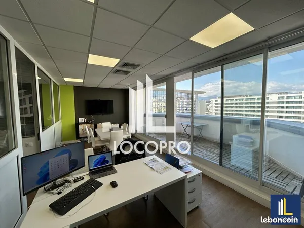 Bureau 82 m²