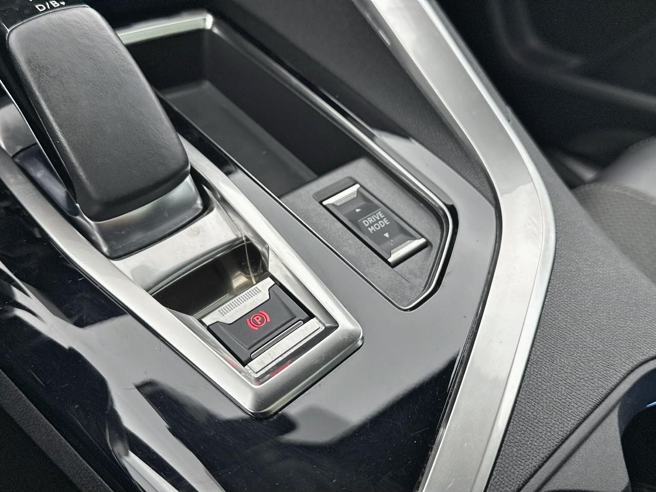 Peugeot 3008 hybrid 225 e-eat8 gt — photo 28