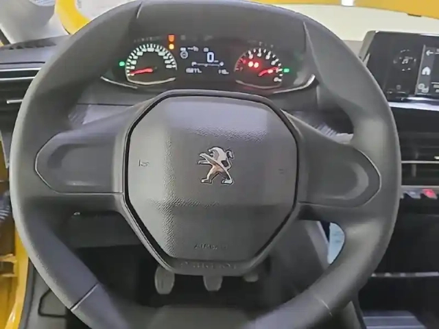 Peugeot 208 puretech 75 s&amp;s bvm5 — photo 83