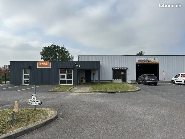 Local commercial 300 m²
