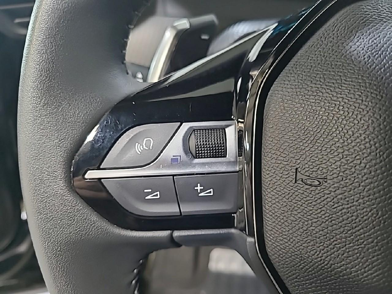 Peugeot 2008 hybrid 136 e-dcs6 style — photo 21