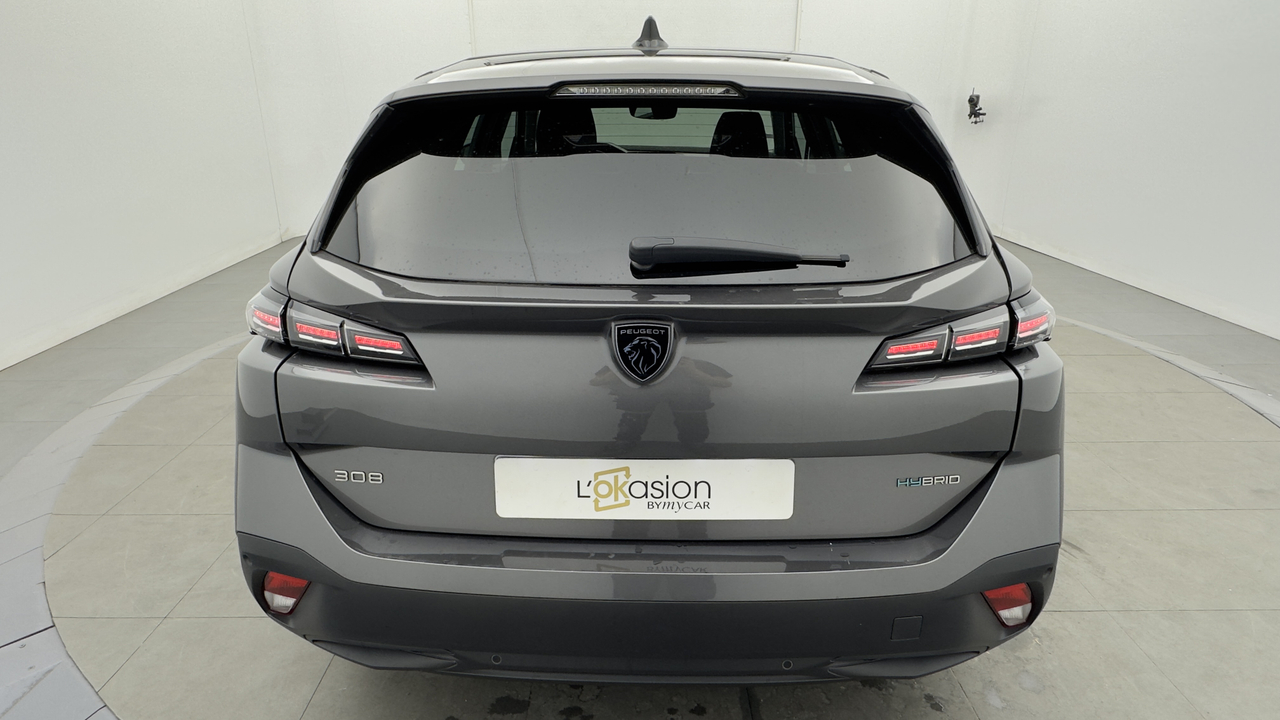 Peugeot 308 SW PHEV 180 e-EAT8 — photo 4