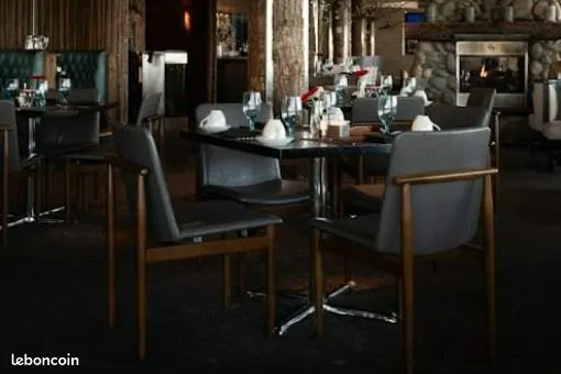 Bar, restaurant 66 m² PARIS