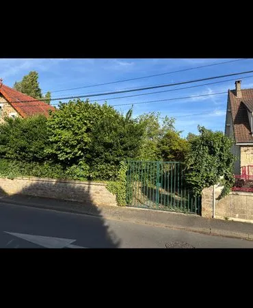 Terrain : 376 m²