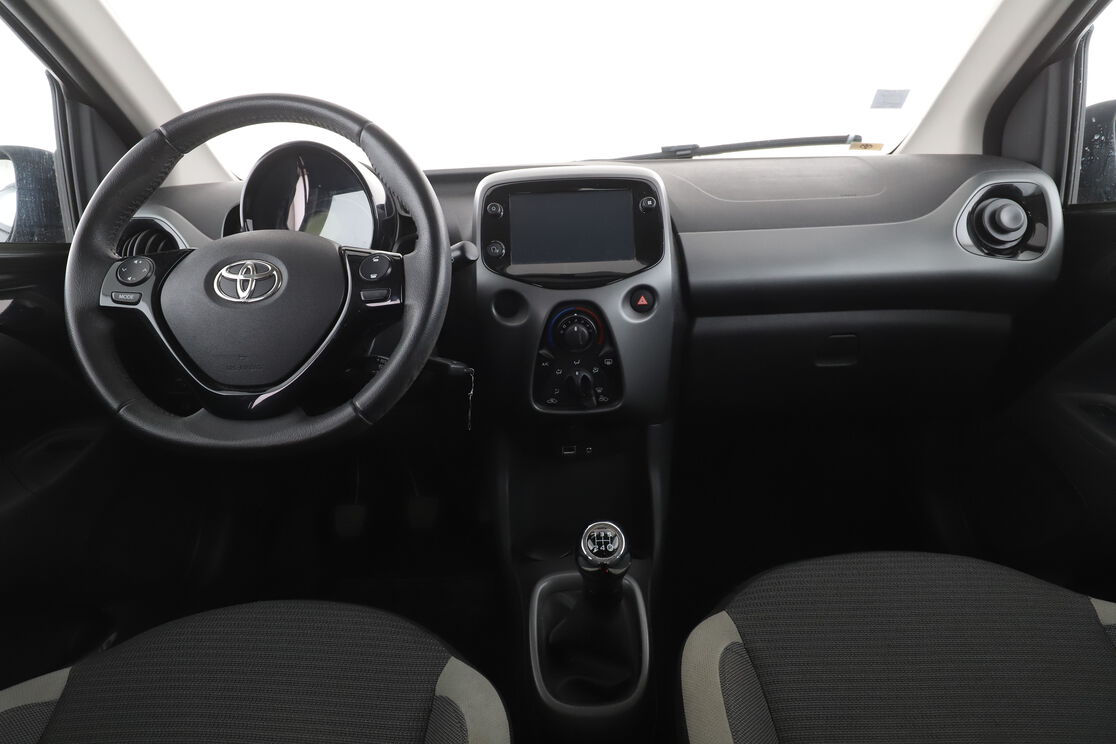 Toyota Aygo 1.0 VVT-i X-Play — photo 11