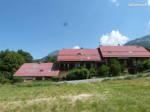 Appartement dans une ferme sur les hauteurs de Seyne les Alpes