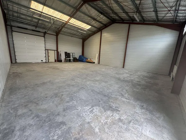 Entrepôt 189 m²