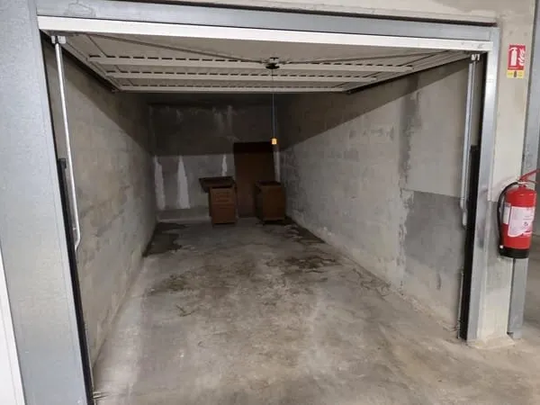 Cannes, Limite Banane, Garage en sous-sol.
