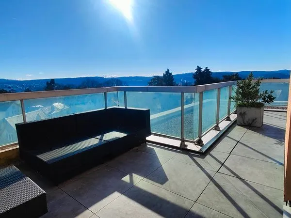 RARE - Attique dernier étage - Grande terrasse - Vue panoramique - Triple garage
