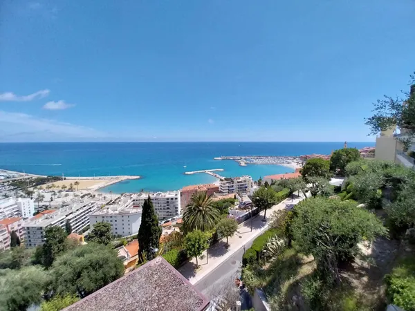 MENTON BOULEVARD DE GARAVAN – Vente Villa avec Vue Mer Panoramique