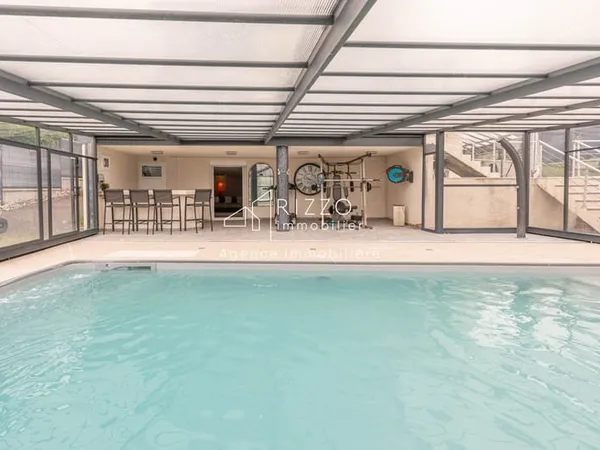Villa Prestige de 242 m2 habitables, 8 pièces, 4 chambres St Cergues