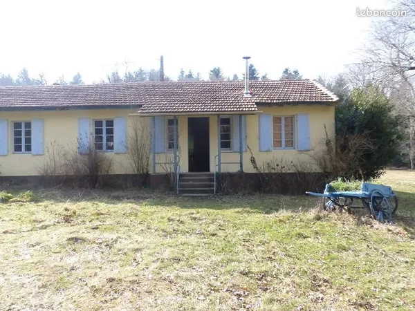 Maison dans hameau forestier