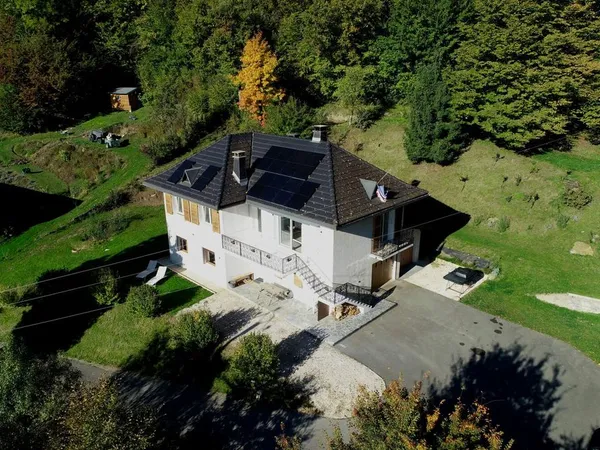 Superbe maison vue montagne avec grand terrain