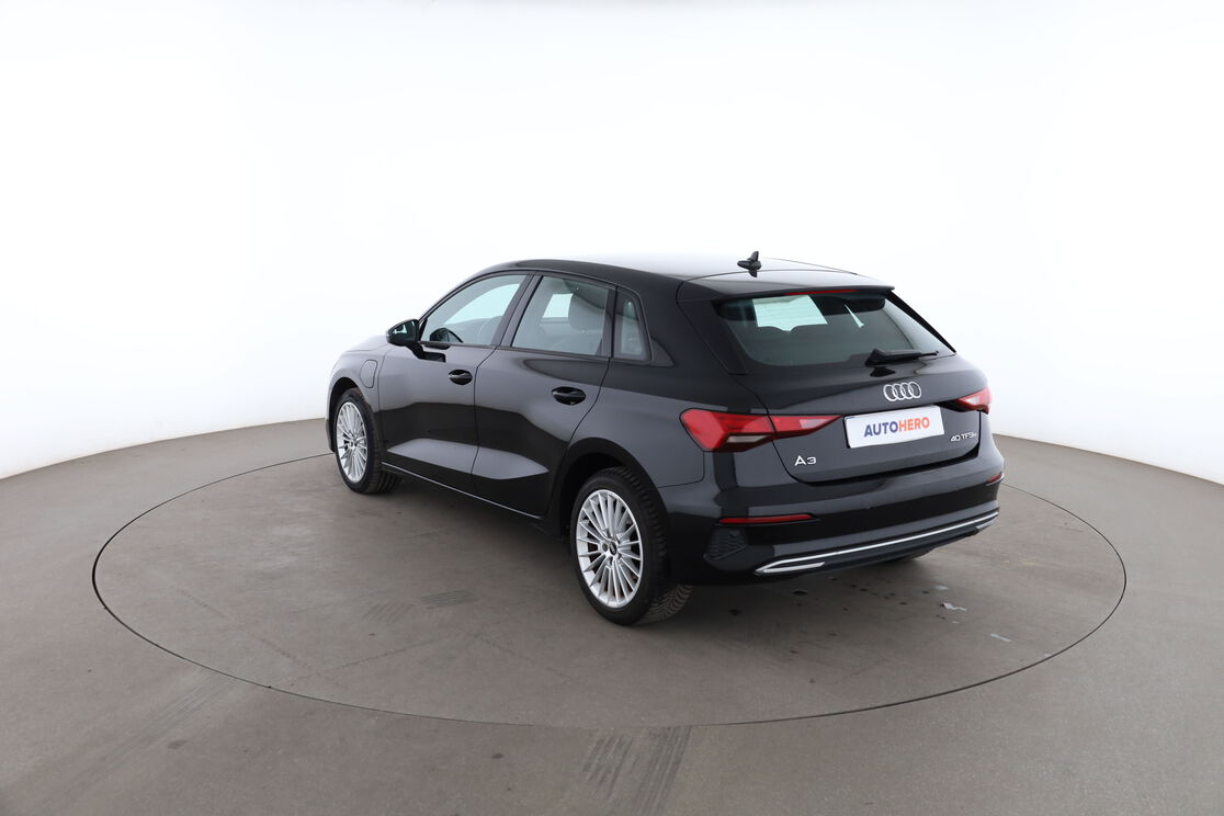 Audi A3 Sportback 40 TFSIe S Tronic — photo 3