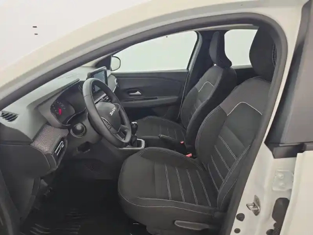 Dacia Sandero sce 65 — photo 126