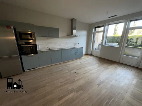 A LOUER - Rue Moyenne - T3 de 90.20m2 avec balcons, cave et parking.
