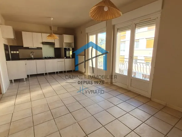 Appartement F3 de 64 m2 au 2ème et dernier étage avec une te