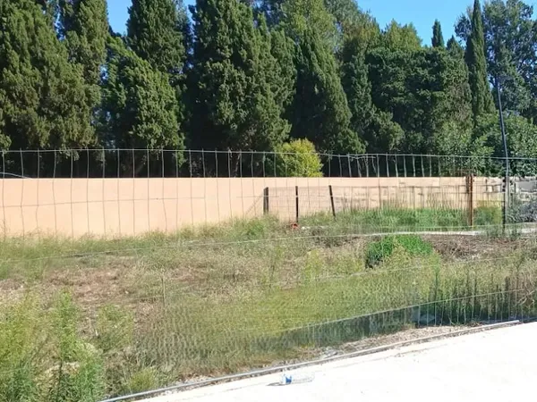 Terrain 255 m²