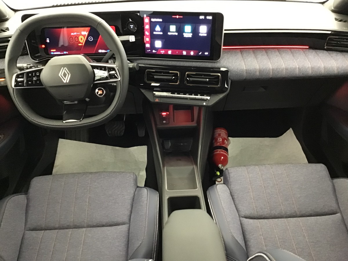 Renault R4 — photo 11