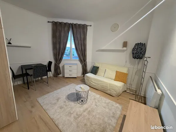 Appartement studio refait neuf