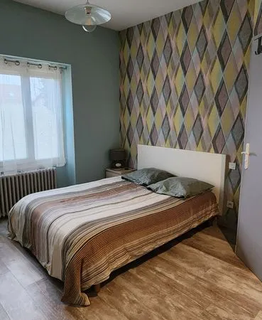 Chambre meublée