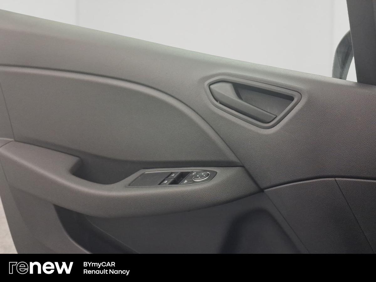 Renault Clio SCe 65 — photo 19