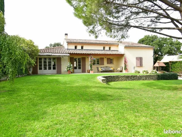 Villa 7 pièces 204 m²