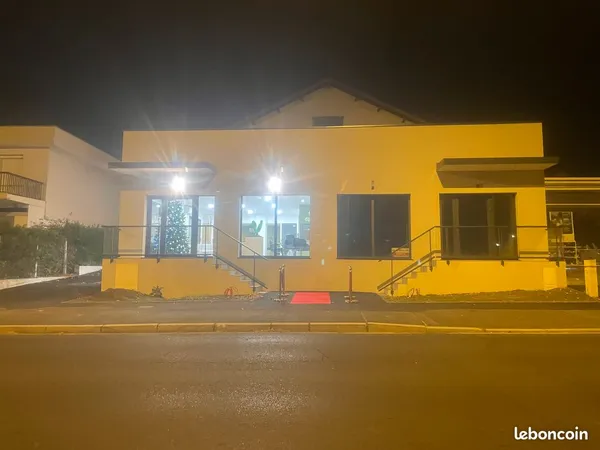 Poste à louer - coworking beauté - cournon »