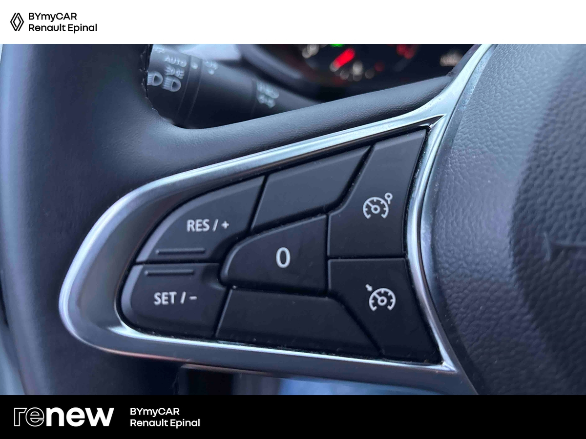 Renault Captur TCe 90 — photo 18
